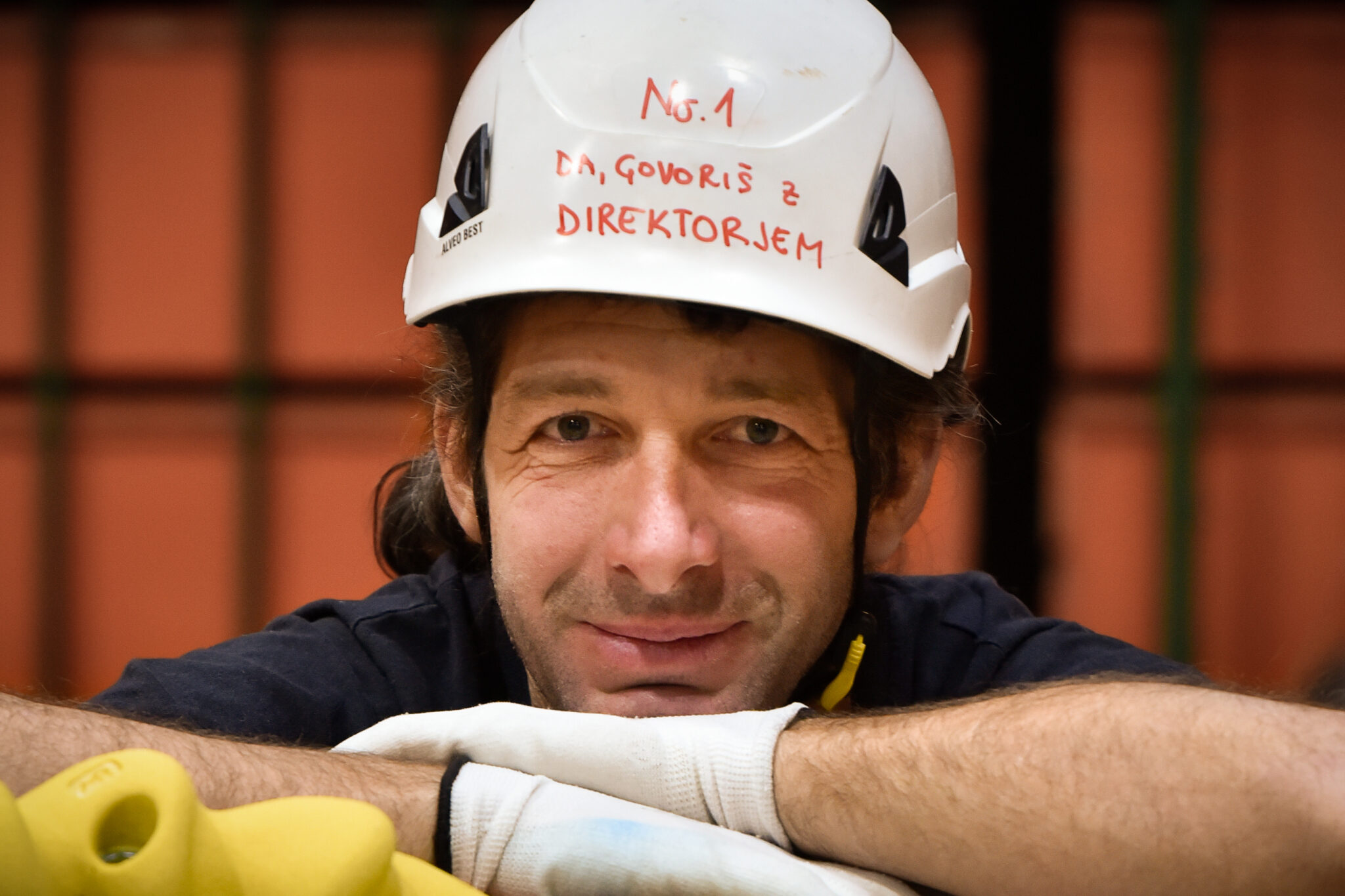 Pričakujem vas, pokličite. Profilna fotografija.