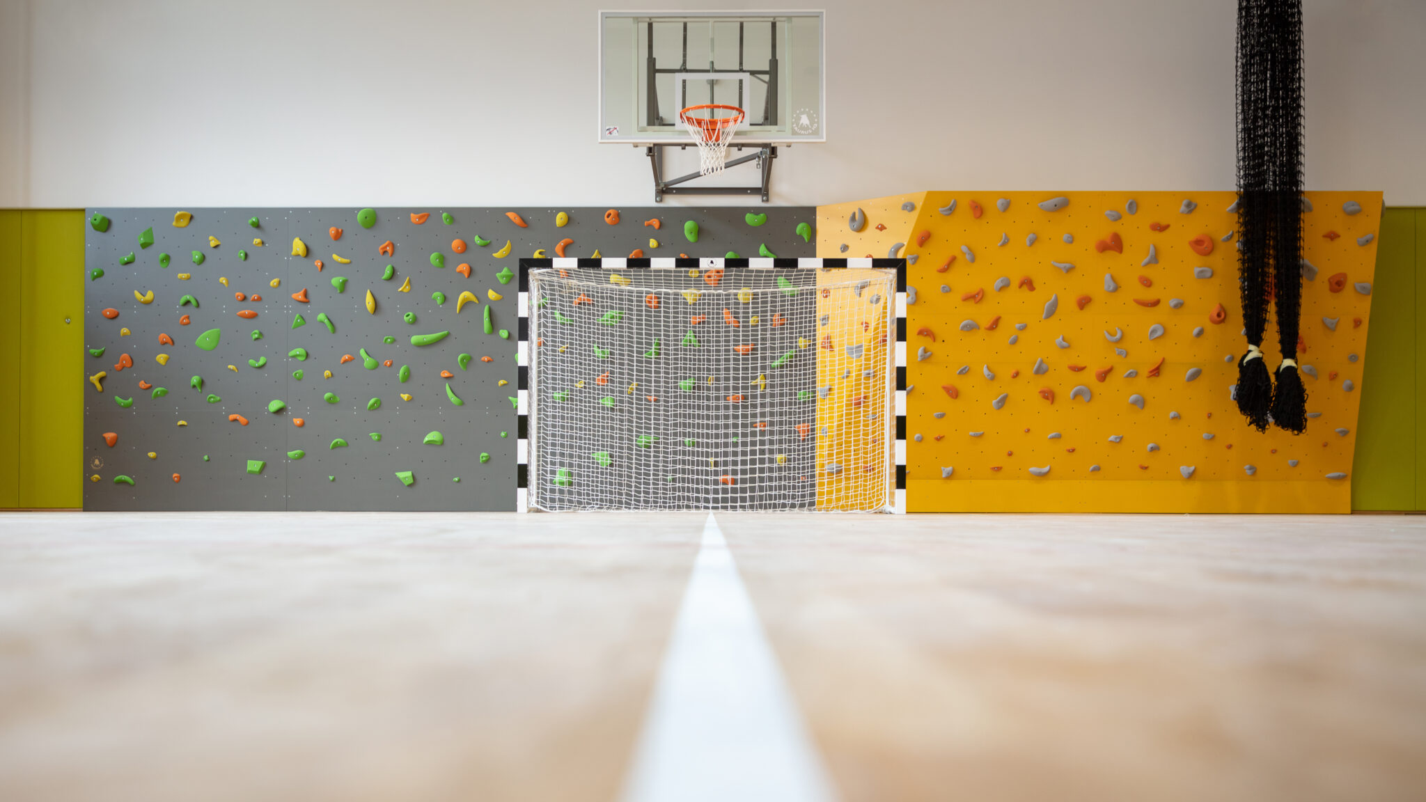 Nizka oziroma balvanska plezalna stena - Ljubljana