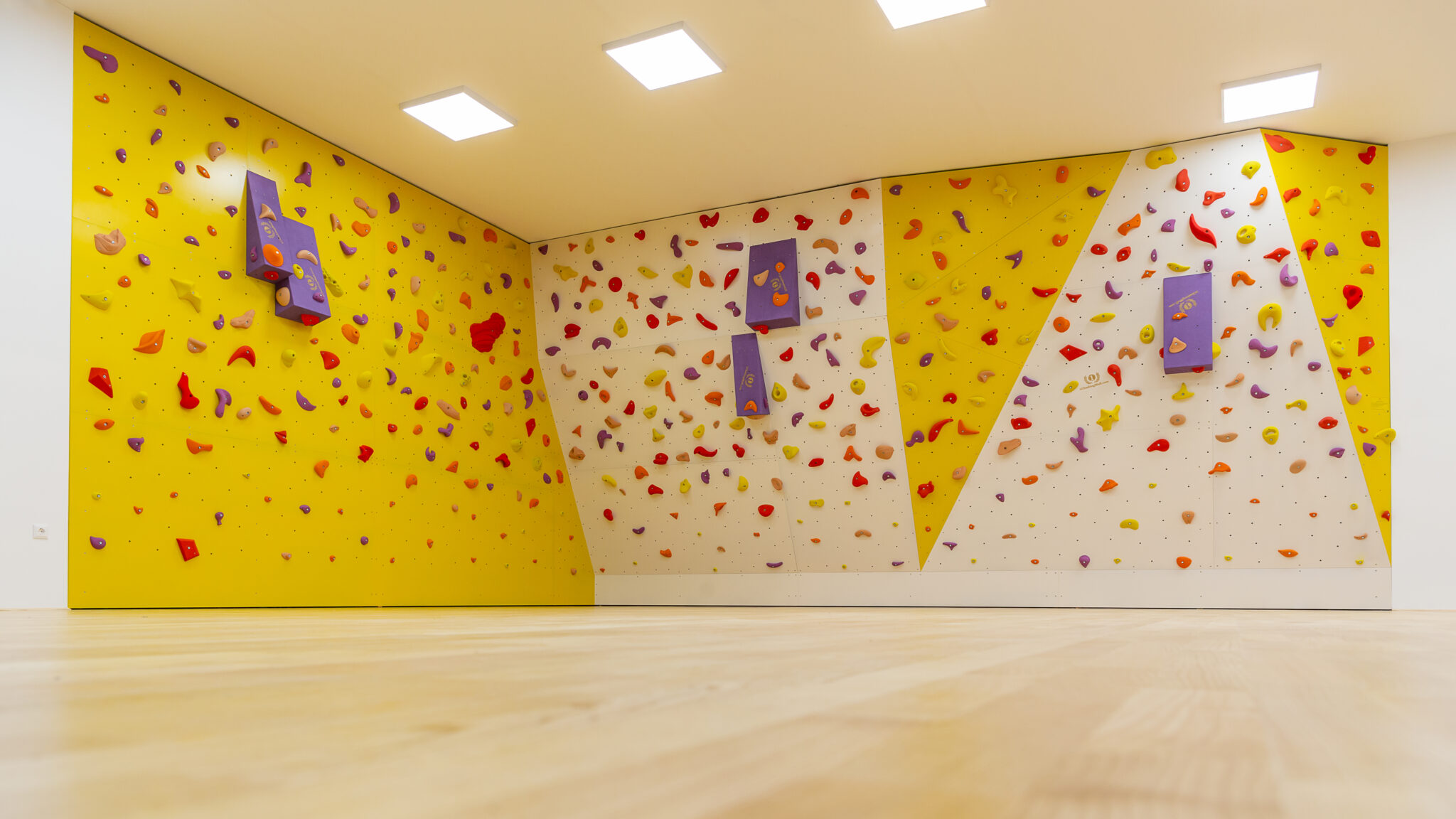 Nizka oziroma balvanska plezalna stena - Starše