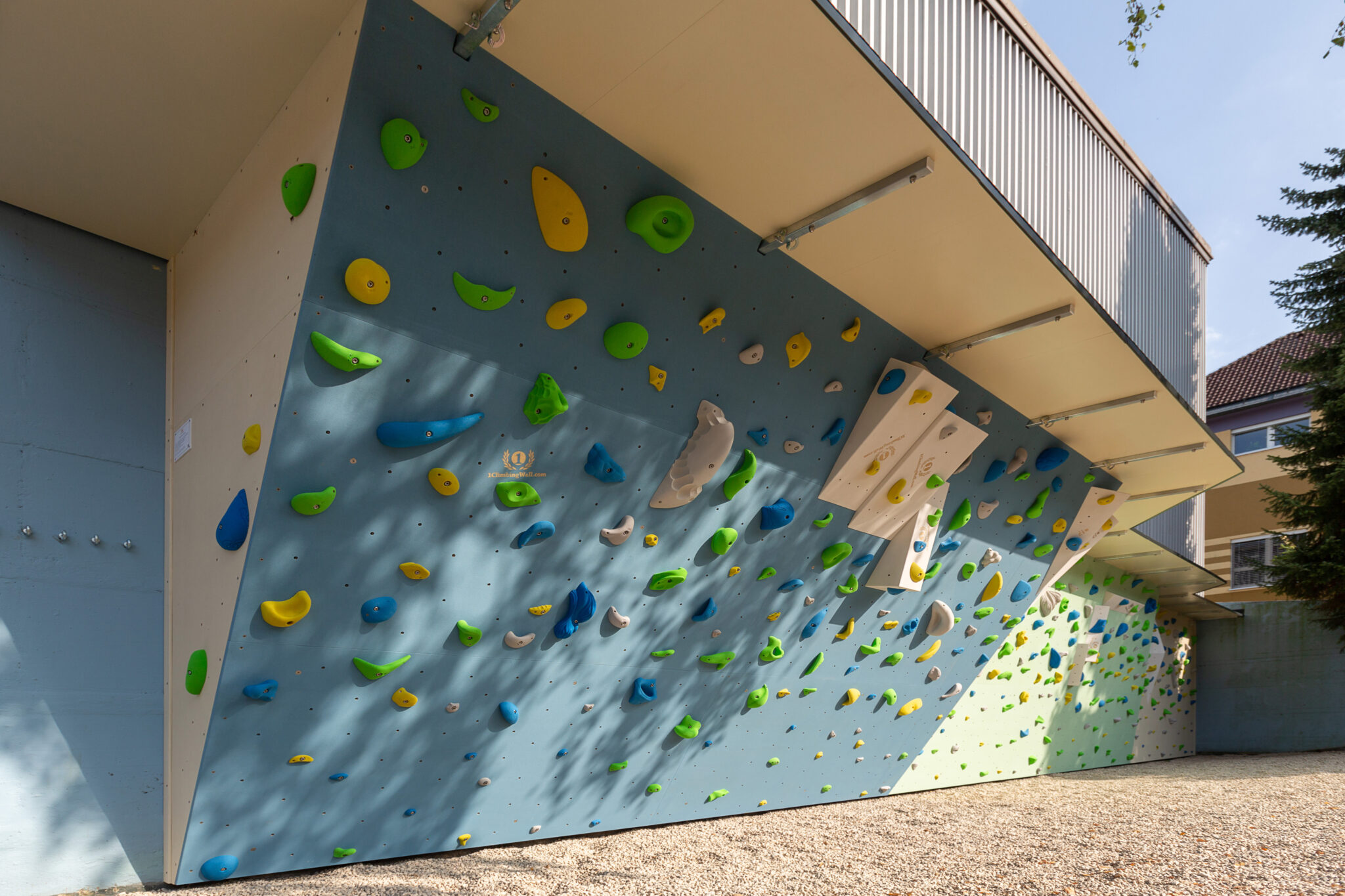 Nizka zunanja plezalna stena - Borovnica